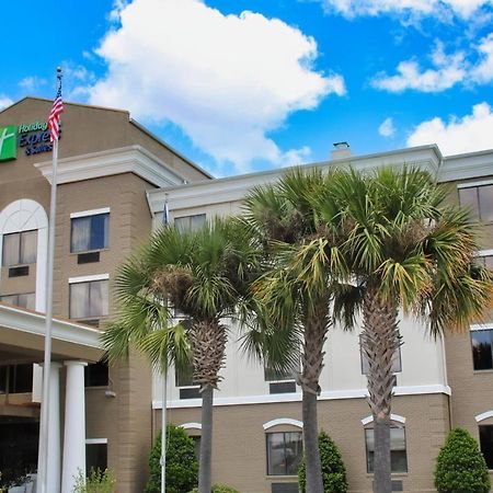 Holiday Inn Express By Ihg Douglas Bagian luar foto