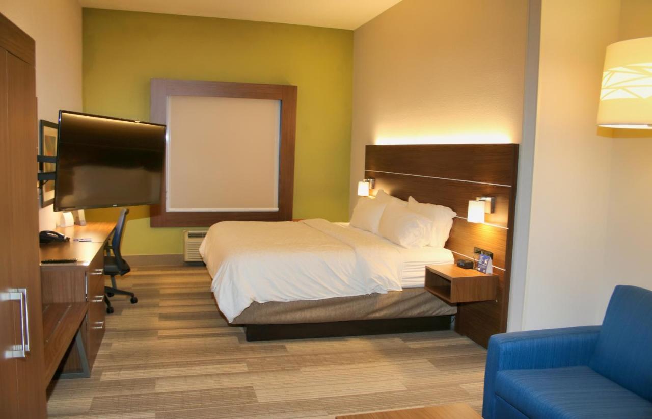 Holiday Inn Express By Ihg Douglas Bagian luar foto