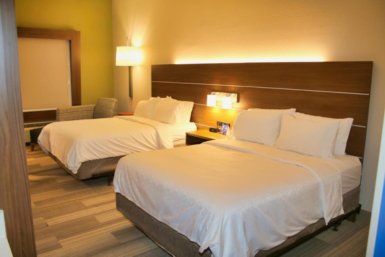 Holiday Inn Express By Ihg Douglas Bagian luar foto