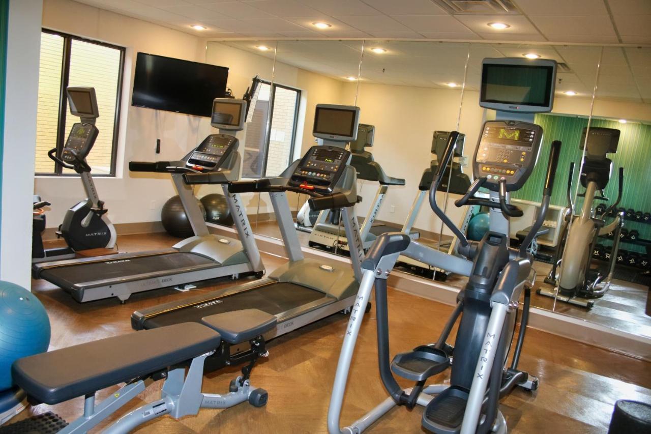 Holiday Inn Express By Ihg Douglas Bagian luar foto