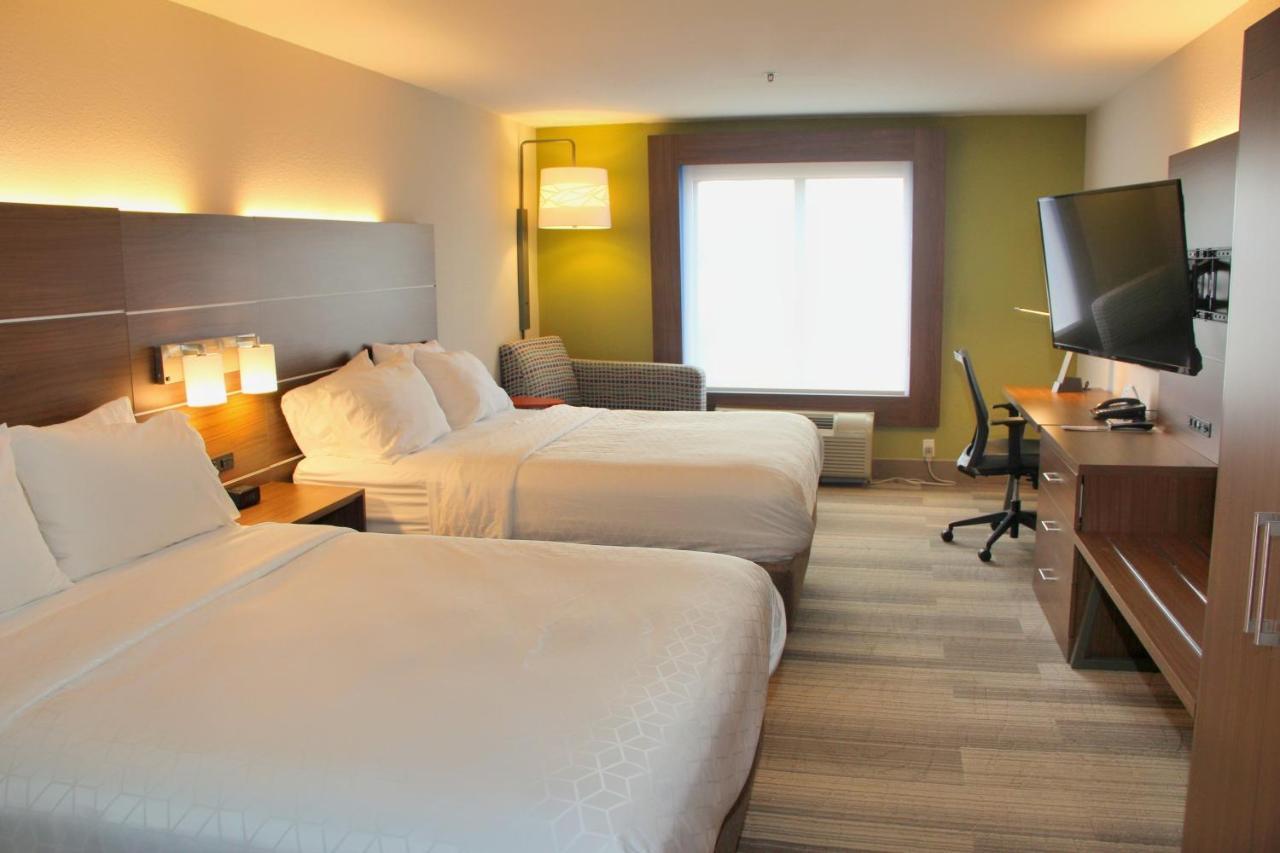 Holiday Inn Express By Ihg Douglas Bagian luar foto