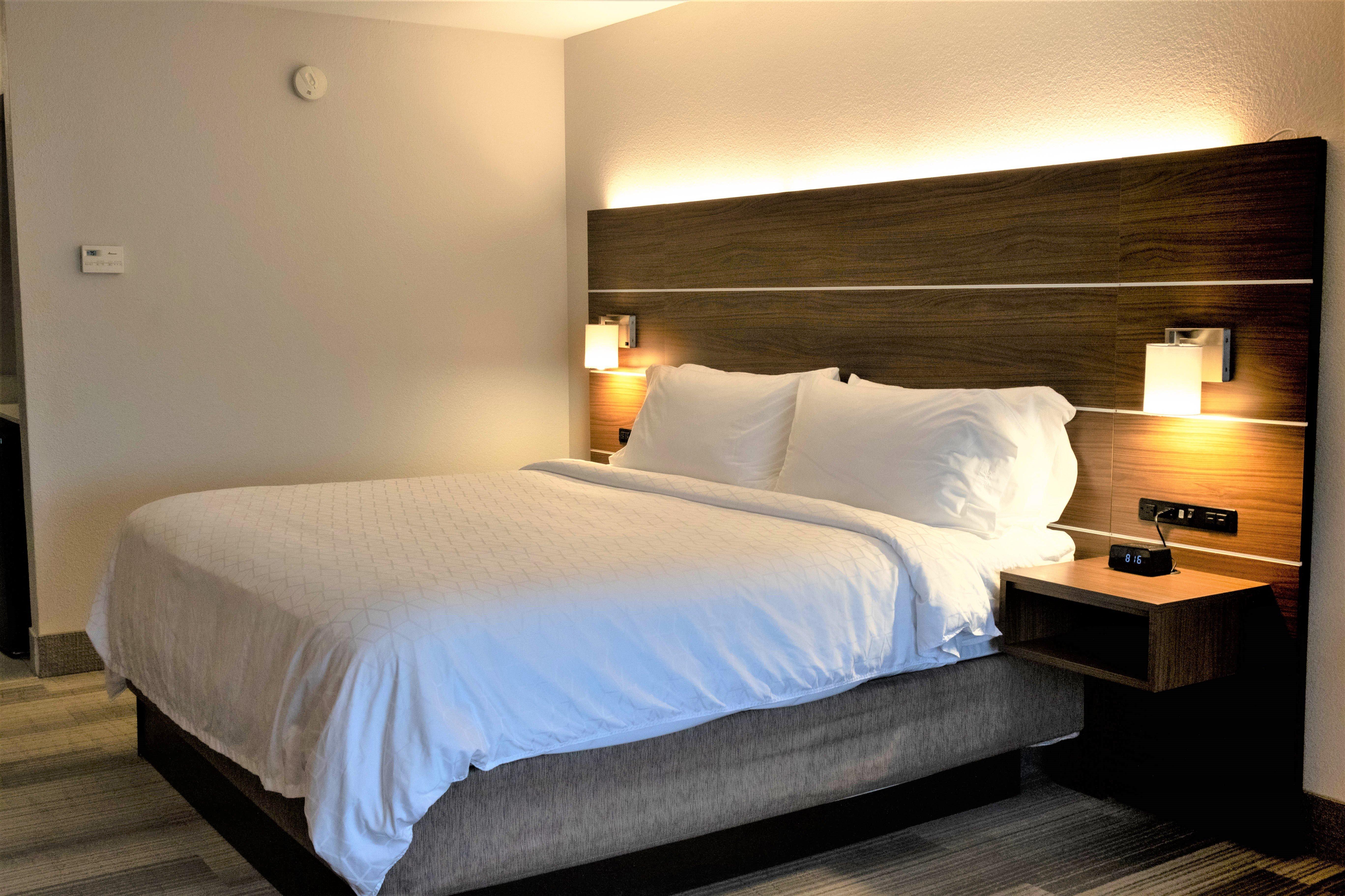 Holiday Inn Express By Ihg Douglas Bagian luar foto