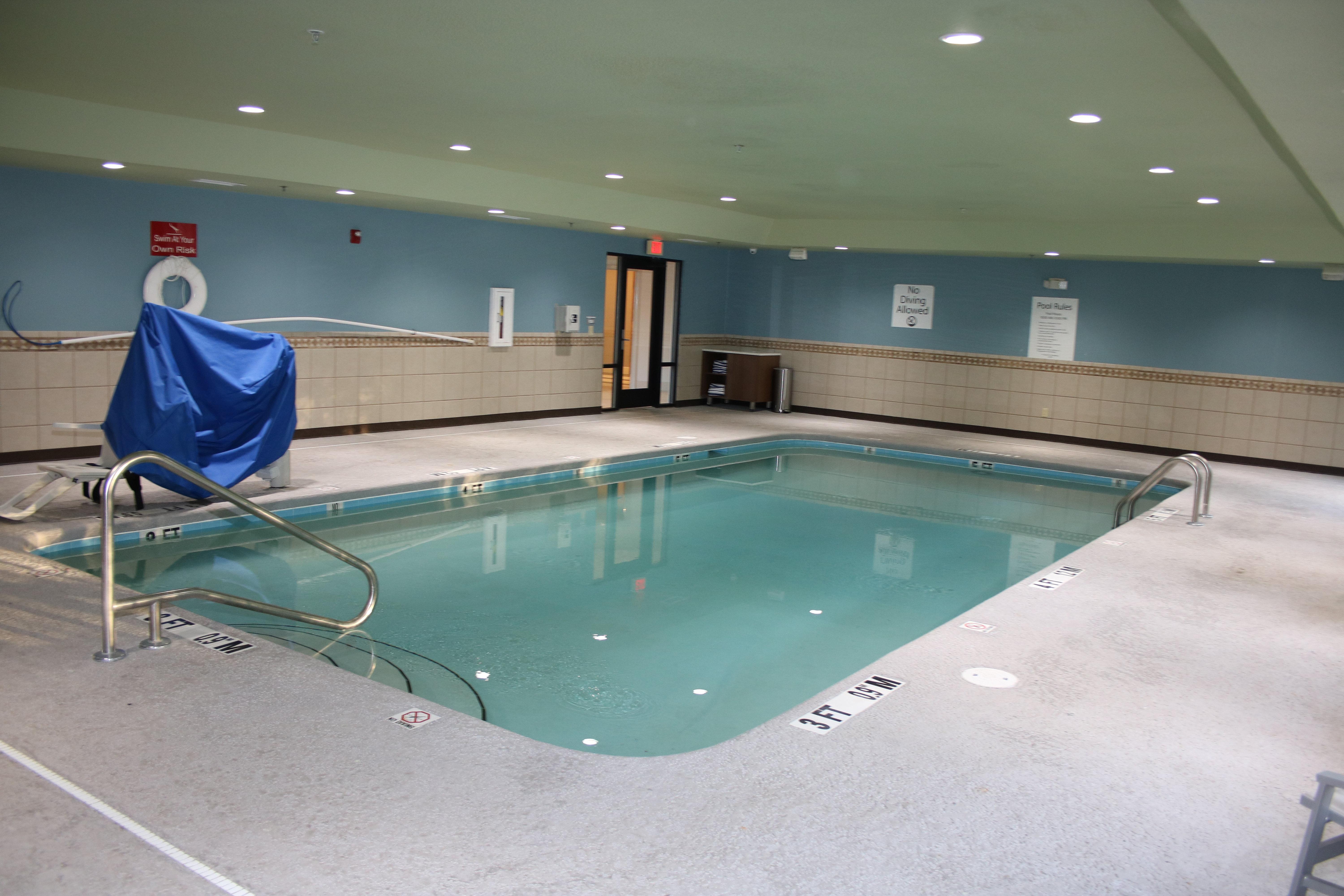 Holiday Inn Express By Ihg Douglas Bagian luar foto