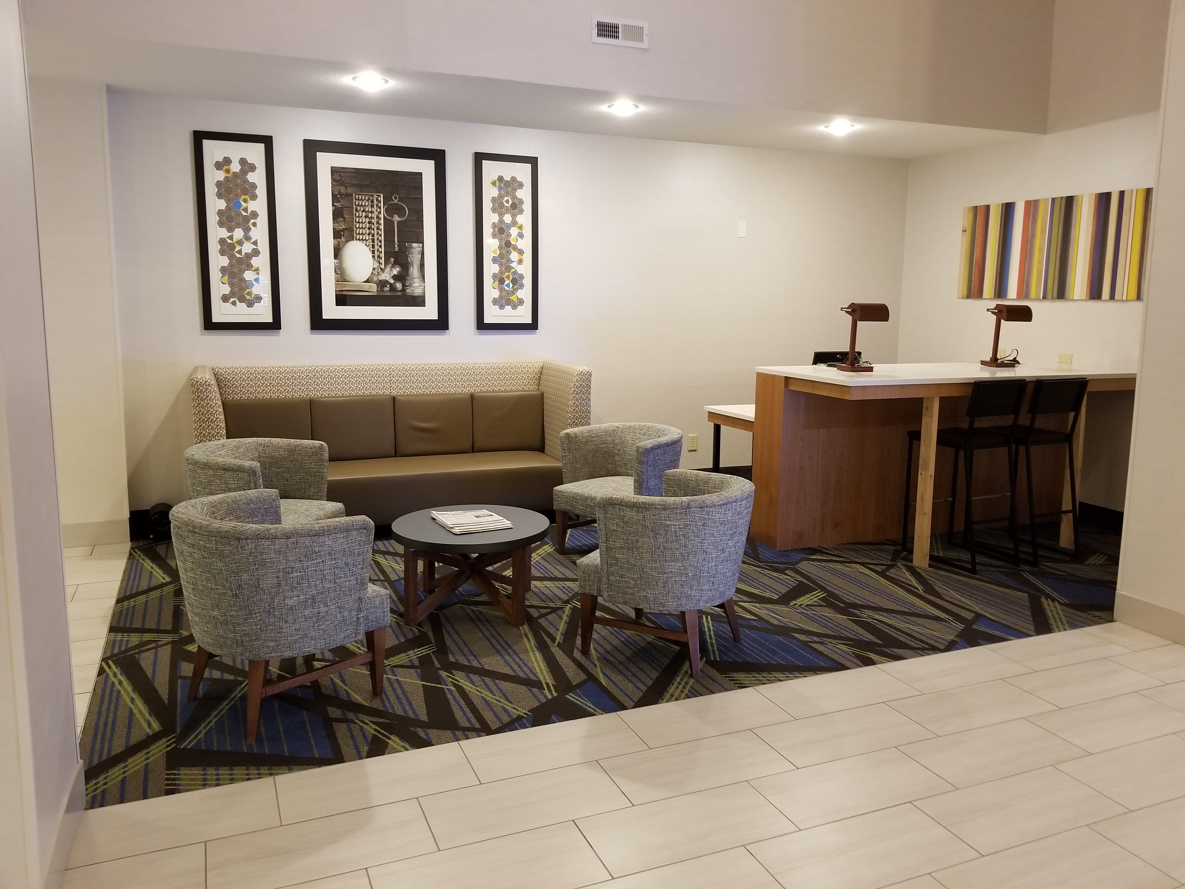 Holiday Inn Express By Ihg Douglas Bagian luar foto