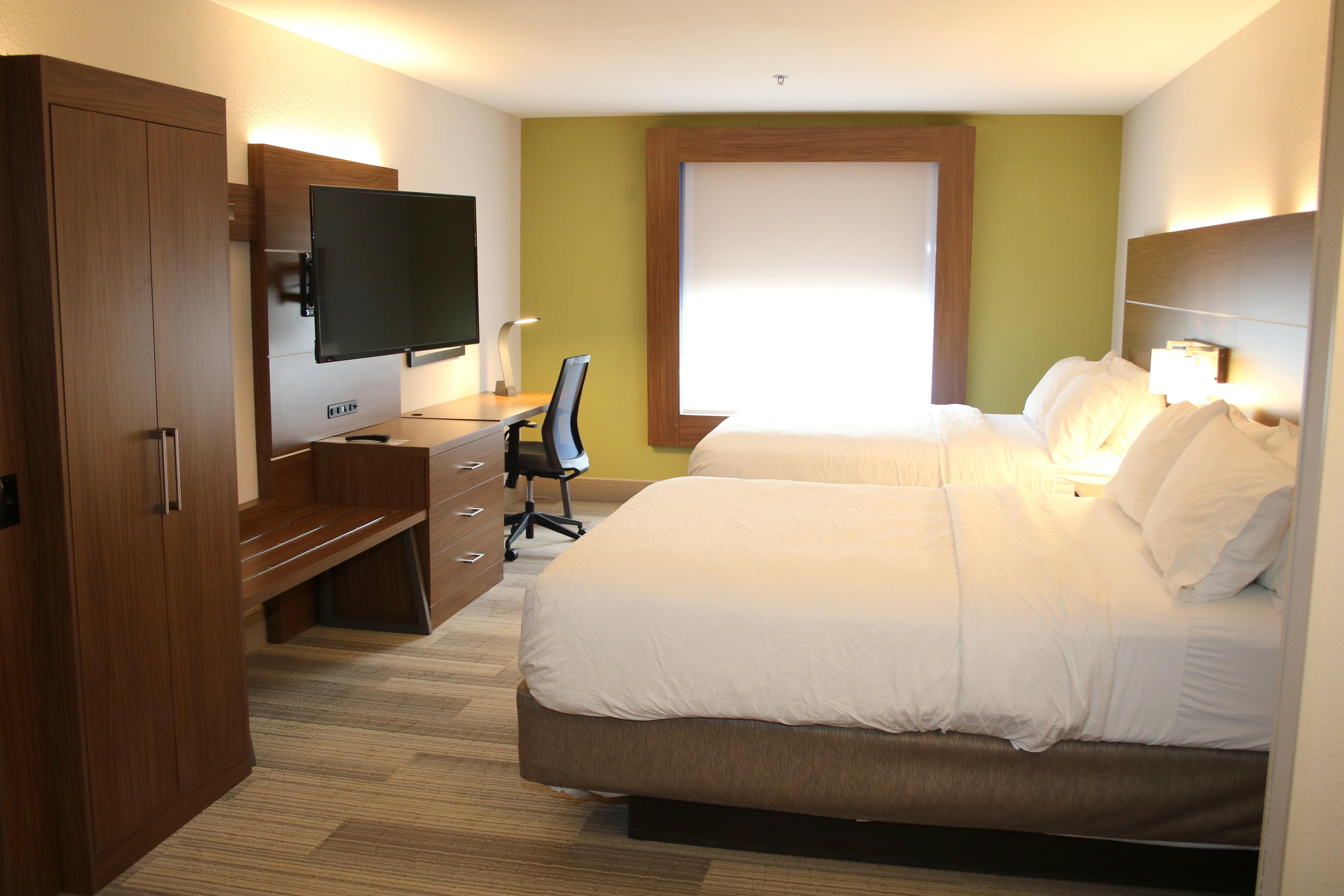 Holiday Inn Express By Ihg Douglas Bagian luar foto