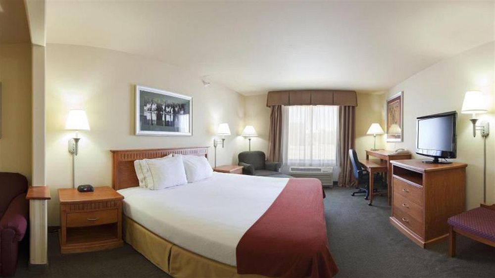 Holiday Inn Express By Ihg Douglas Bagian luar foto
