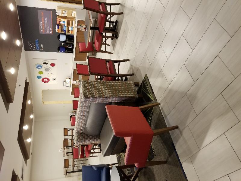 Holiday Inn Express By Ihg Douglas Bagian luar foto